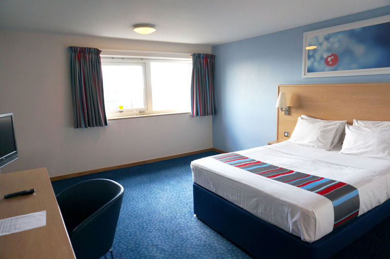 Travelodge Cardiff Atlantic Wharf- Tourist Class Cardiff, Wales Hotels- GDS  Reservation Codes: Travel Weekly